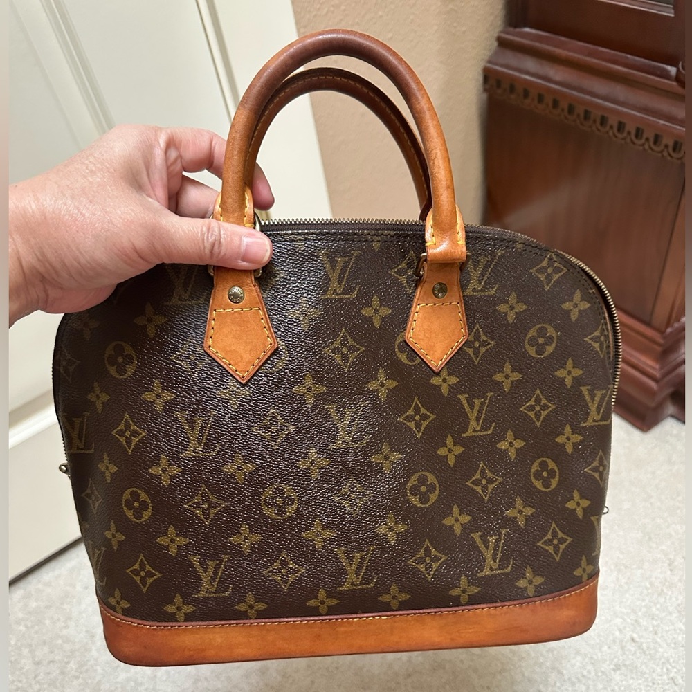 Authentic Louis Vuitton Brown Monogram Alma Satchel